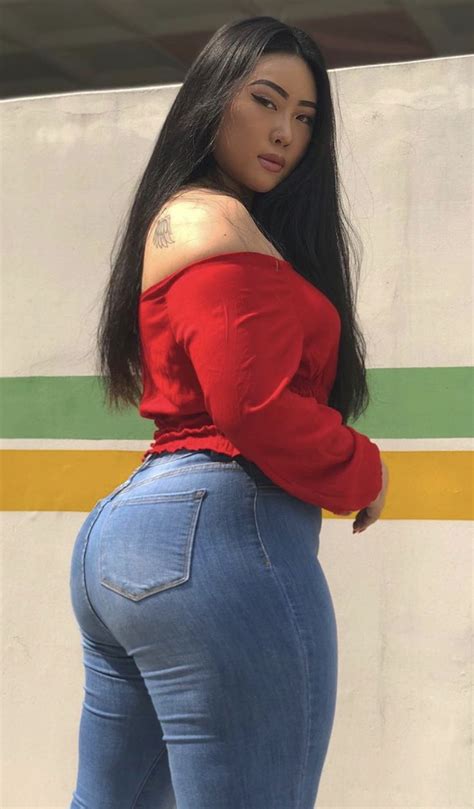 r/juicyasian|Women of the East with a little extra oomph .